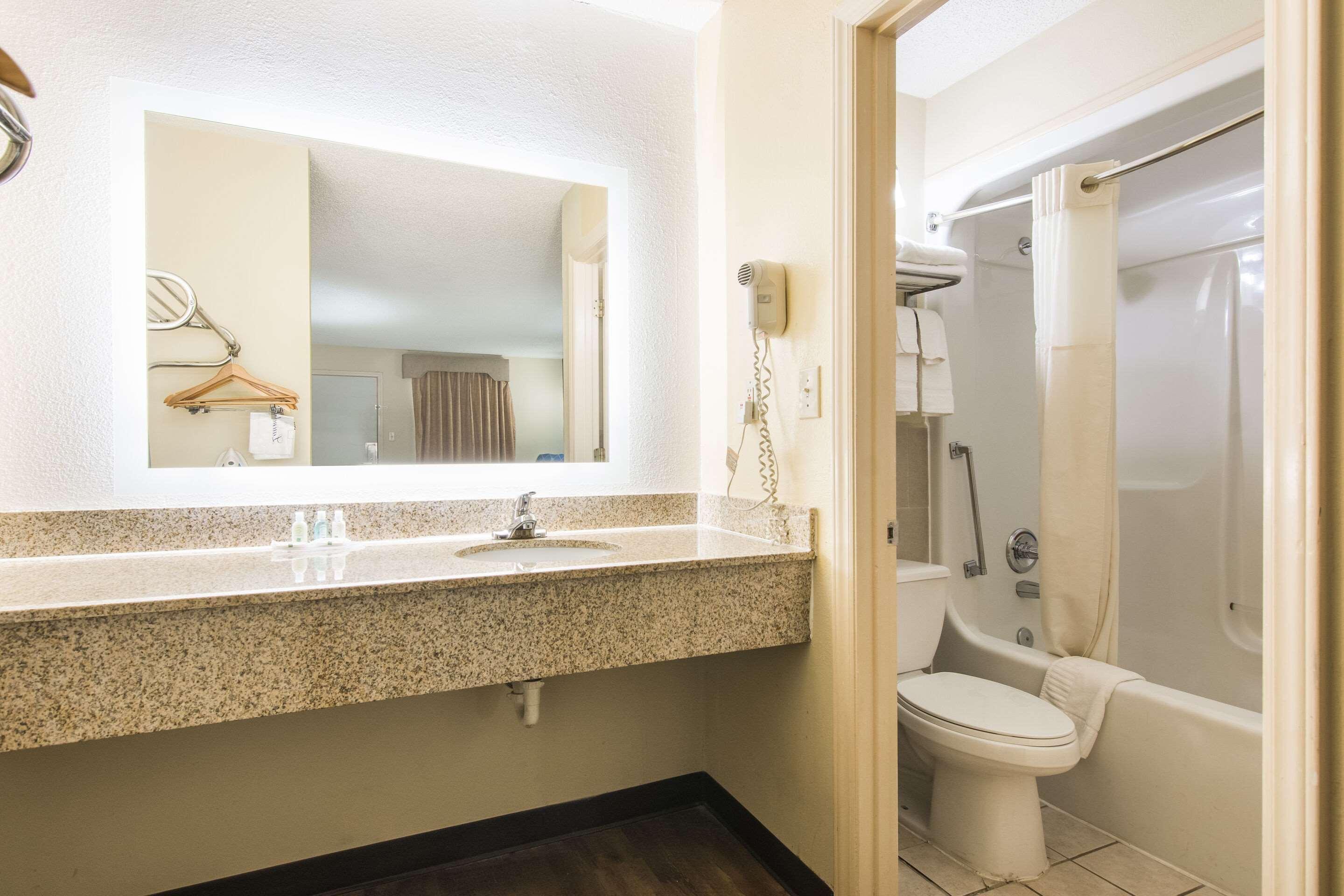 Quality Inn Кингс-Маунтин Экстерьер фото